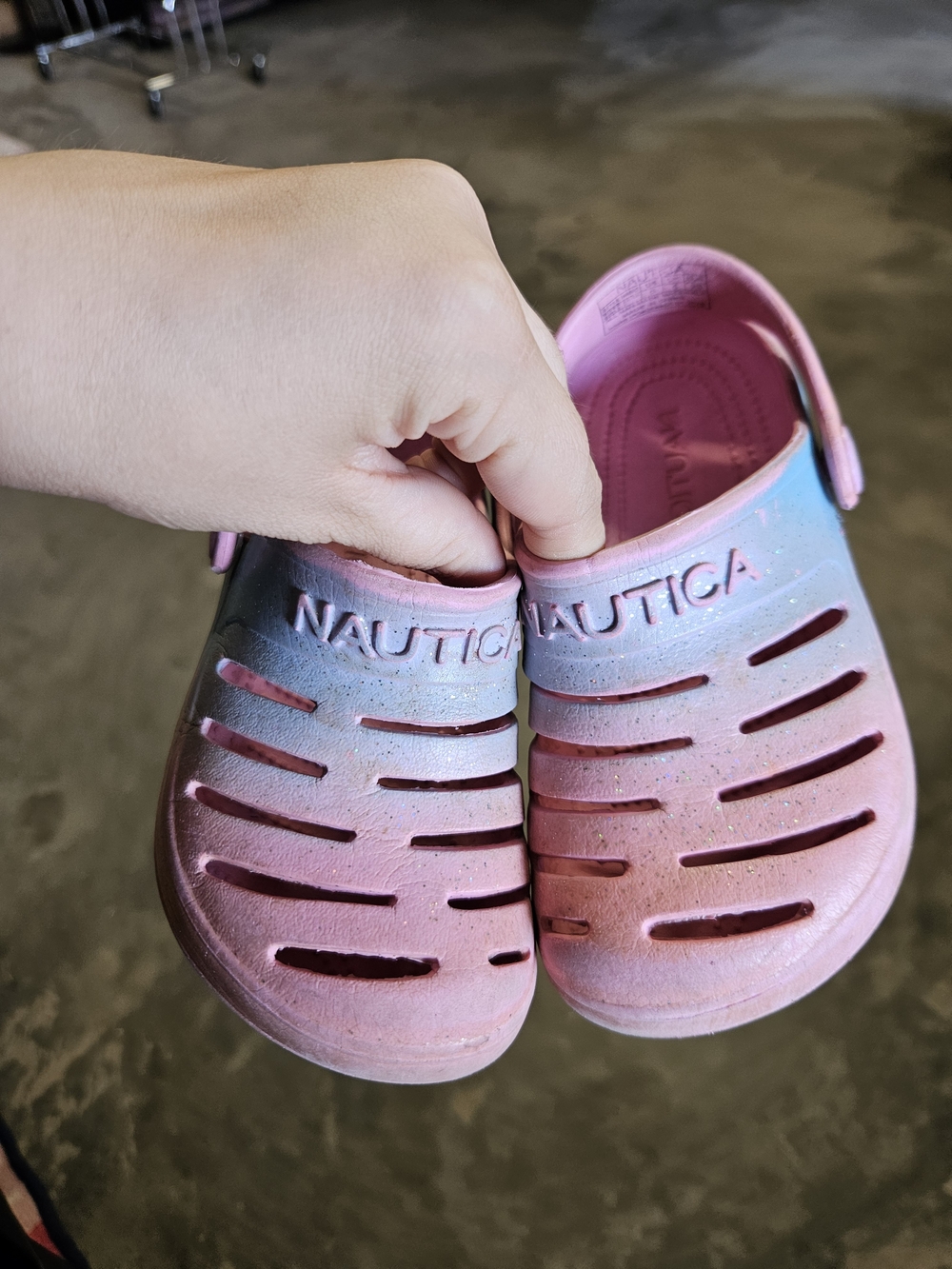 Nautica Kids Gradient Pink and Light Blue Slip-On Clogs Size 9 Guc Outdoor